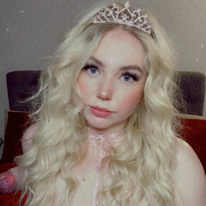 Sweeetpeachesandcream (@sweeetpeachesandcream), OnlyFans creator