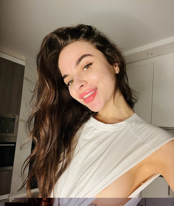 Karina (@sweet_kari_girl), OnlyFans creator