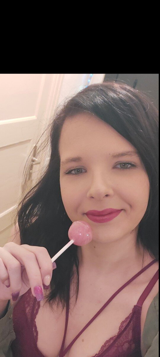 Sweetlollypopgirl (@sweet_lollypopgirl), OnlyFans creator