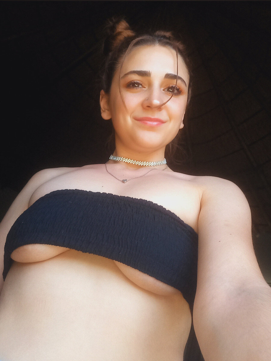 Sweetcherryc (@sweetcherryc), OnlyFans creator