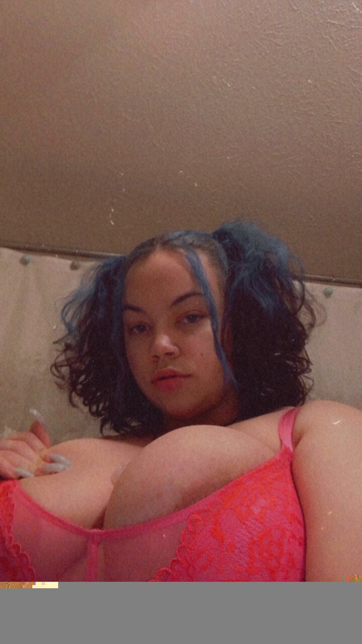 Sweetcherryy (@sweetcherryy), OnlyFans creator