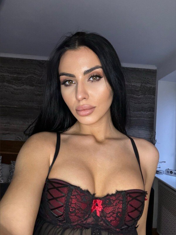 Sweetegirl (@sweete_girl), OnlyFans creator