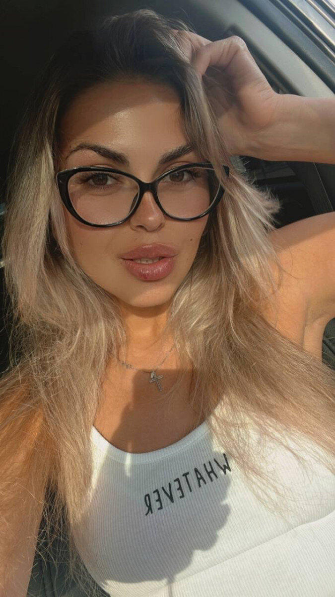 Sweetheartvikki (@sweetheartvikki), OnlyFans creator