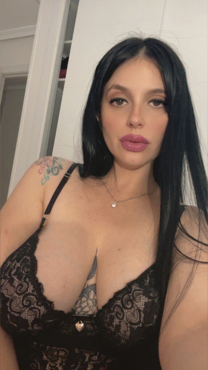 Sweetlikecandyy22 (@sweetlikecandyy22), OnlyFans creator