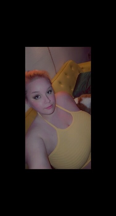 Sweetpeachxo13 (@sweetpeachxo13), OnlyFans creator