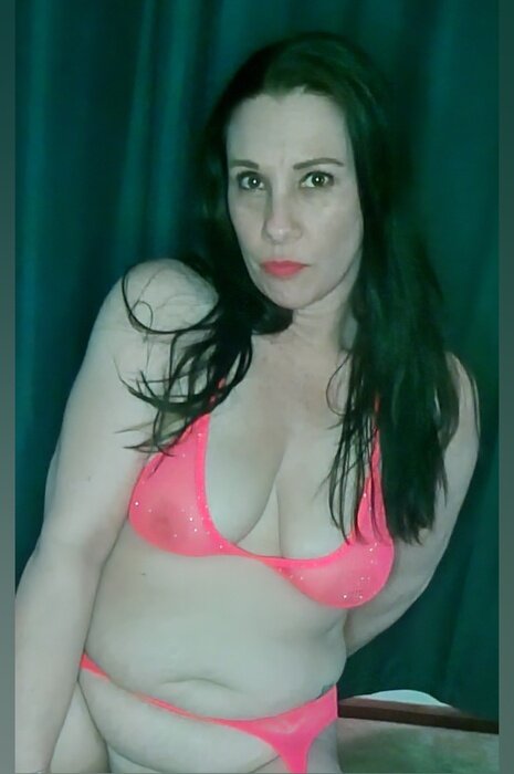 Sweetvalleyhotwife (@sweetvalleyhotwife), OnlyFans creator