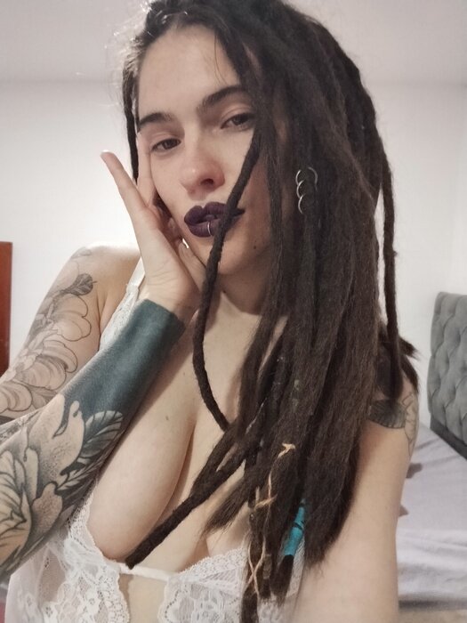 Violeta (@sweetviolettt), OnlyFans creator