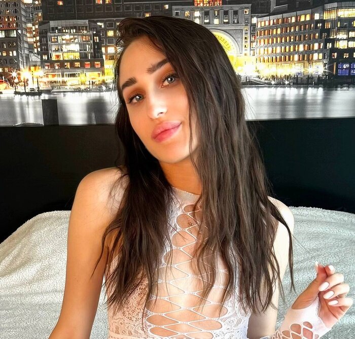 Sweetxemily (@sweetxemily), OnlyFans creator
