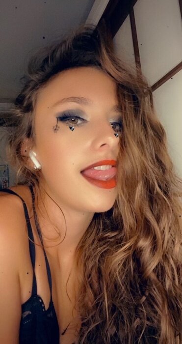 Symmy15 (@symmy15), OnlyFans creator