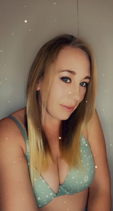 Tabbyxoxo32 (@tabbyxoxo32), OnlyFans creator