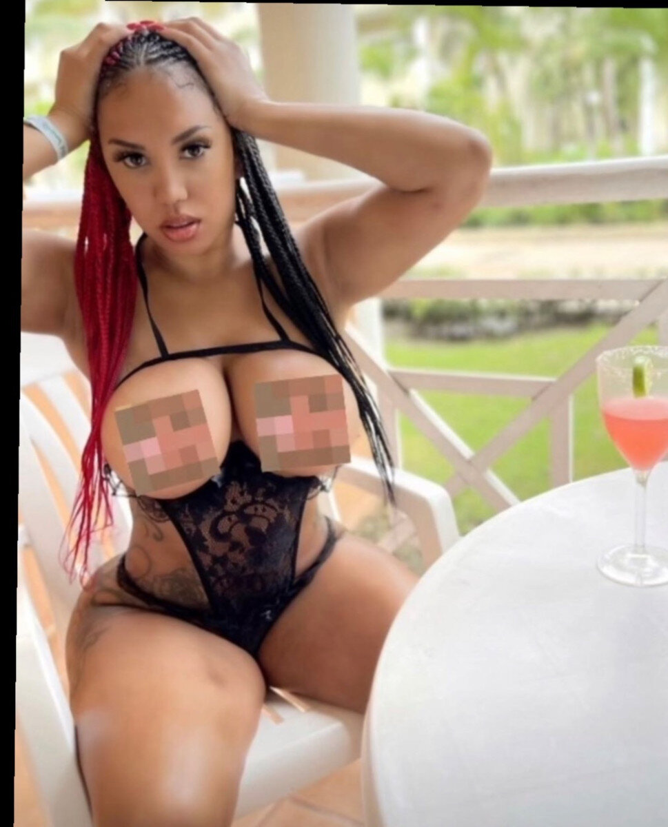 Tastybunzzz (@tastybunzzz), OnlyFans creator