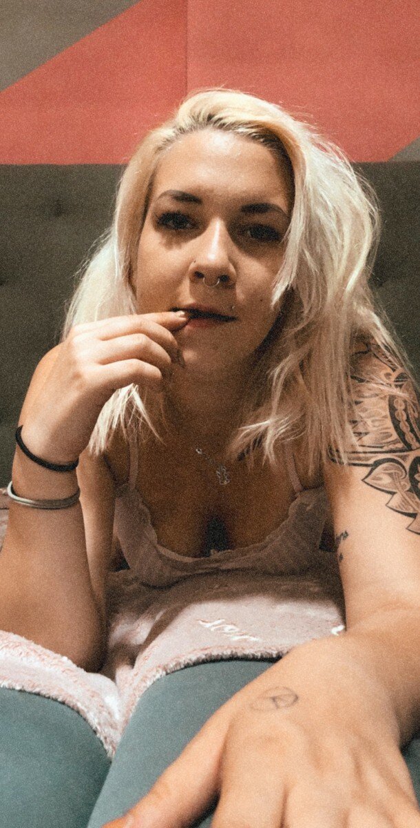 Tatjana (@tatjanajuliana), OnlyFans creator