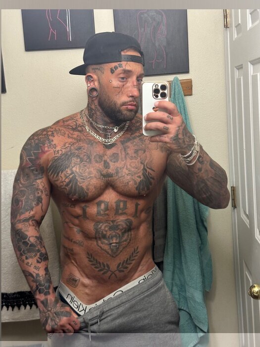 Tatteddrunk (@tatteddrunk), OnlyFans creator