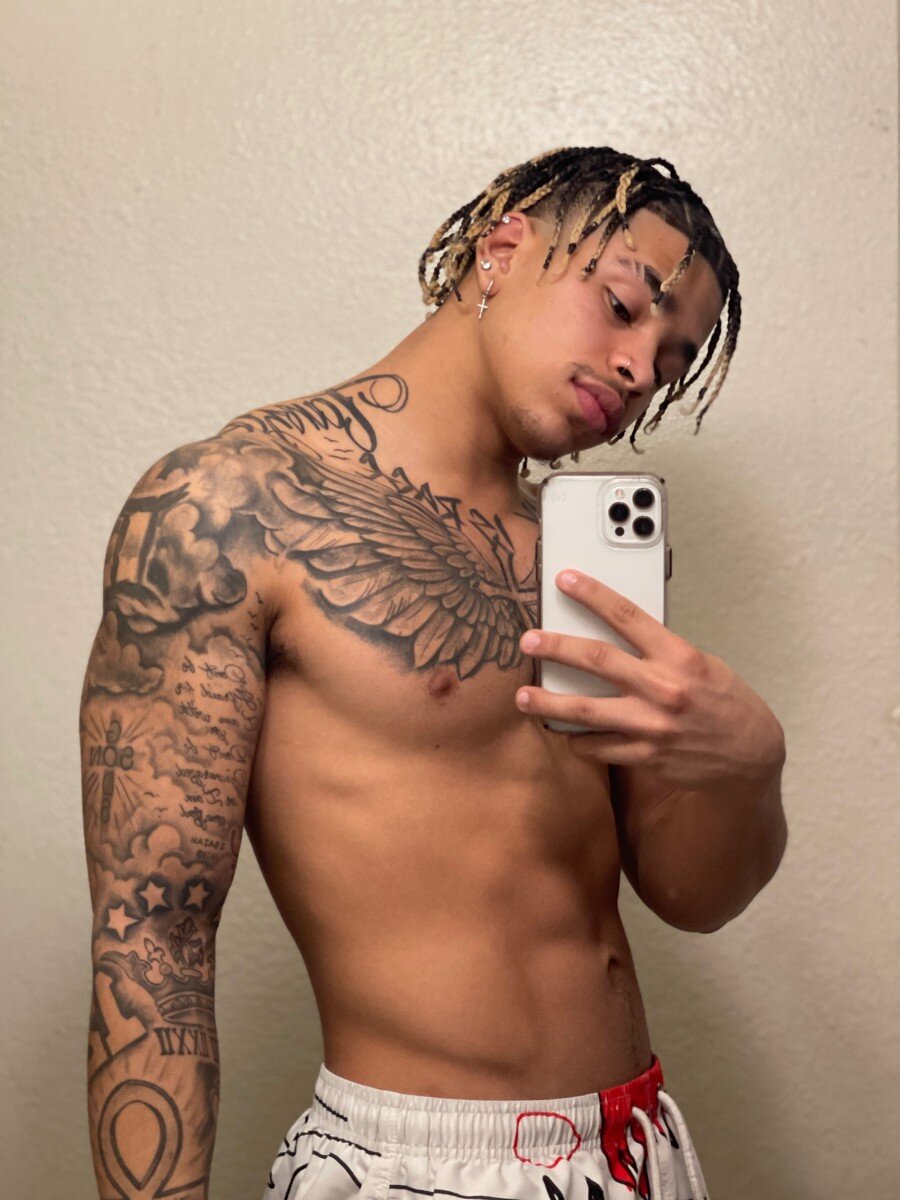 Tattedlightskin (@tattedlightskin), OnlyFans creator