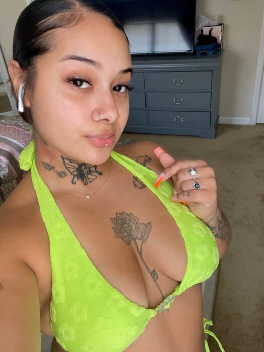 Tatteduplatinaa (@tatteduplatinaa), OnlyFans creator