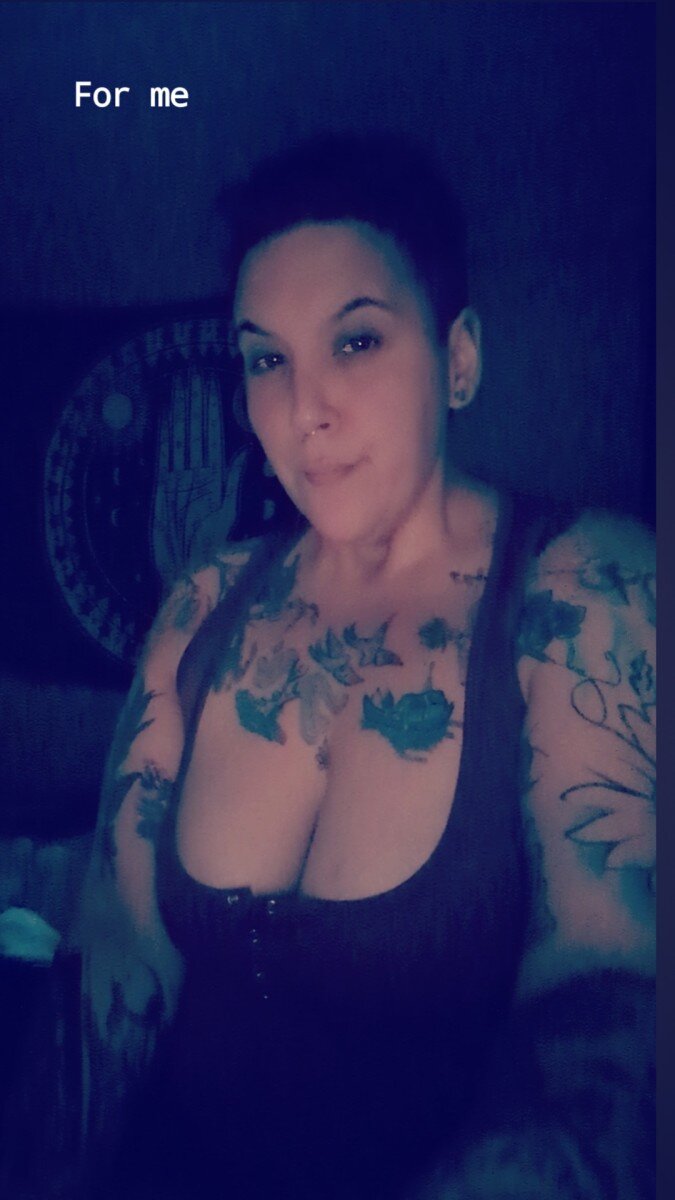 Tattoonurse (@tattoo_nurse), OnlyFans creator