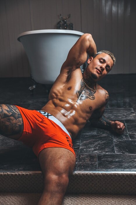 Tattooedtarzan (@tattooedtarzan), OnlyFans creator