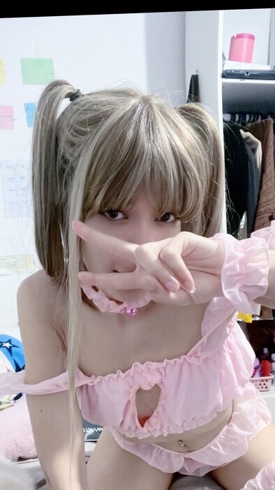 Teenbabymary (@teenbabymary), OnlyFans creator