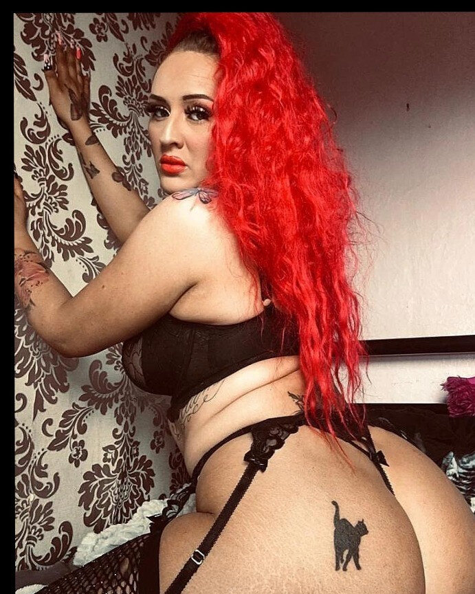 Teenbrookexxx (@teenbrookexxx), OnlyFans creator