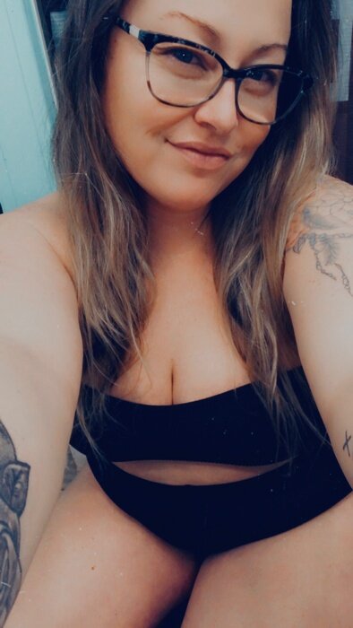 Tenamarie23 (@tenamarie23), OnlyFans creator