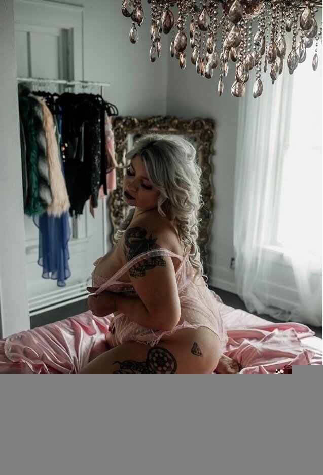 Thatblondenurse66 (@thatblondenurse66), OnlyFans creator