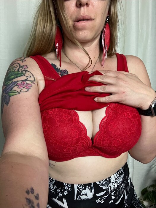 Thatbrattyalice (@thatbrattyalice), OnlyFans creator