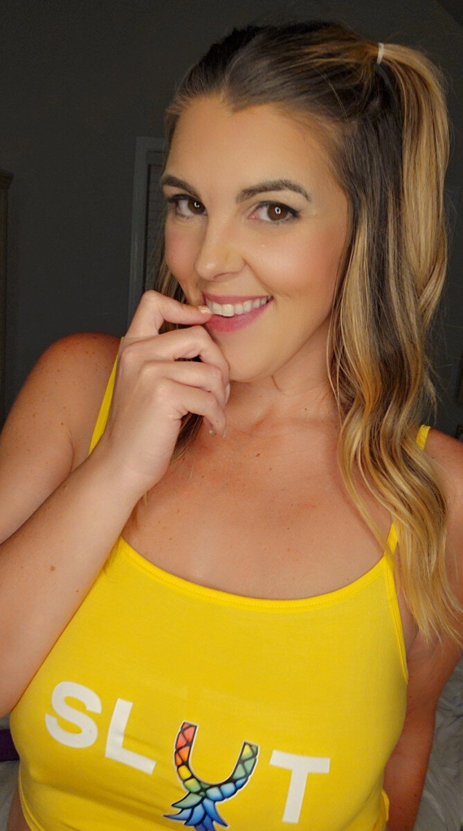 Ashley (@thathotcoupleinga), OnlyFans creator