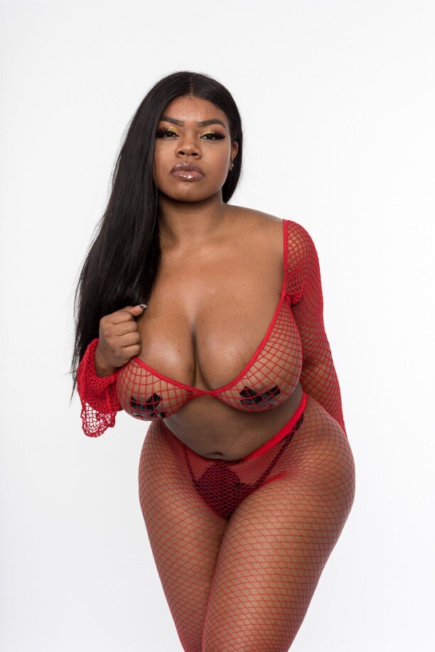 Thatmodelbusty (@thatmodelbusty), OnlyFans creator