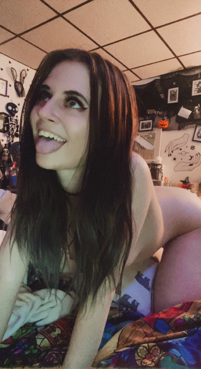 Thatrabbitswifex3 (@thatrabbitswifex3), OnlyFans creator