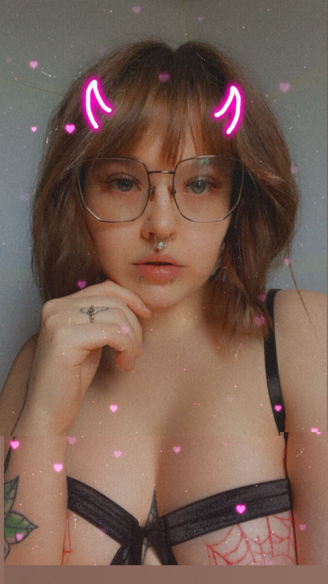 Thatweirdgirlautumn (@thatweirdgirlautumn), OnlyFans creator