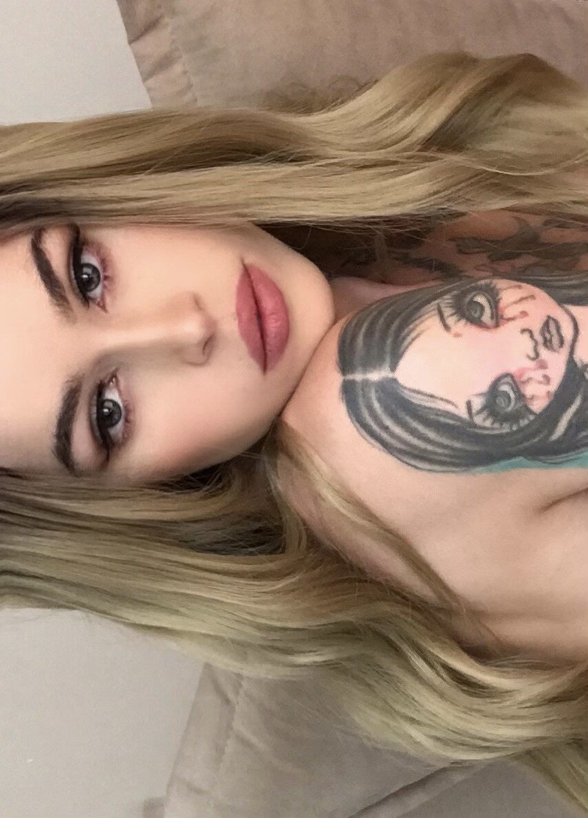 Thayscastro (@thayscastro), OnlyFans creator