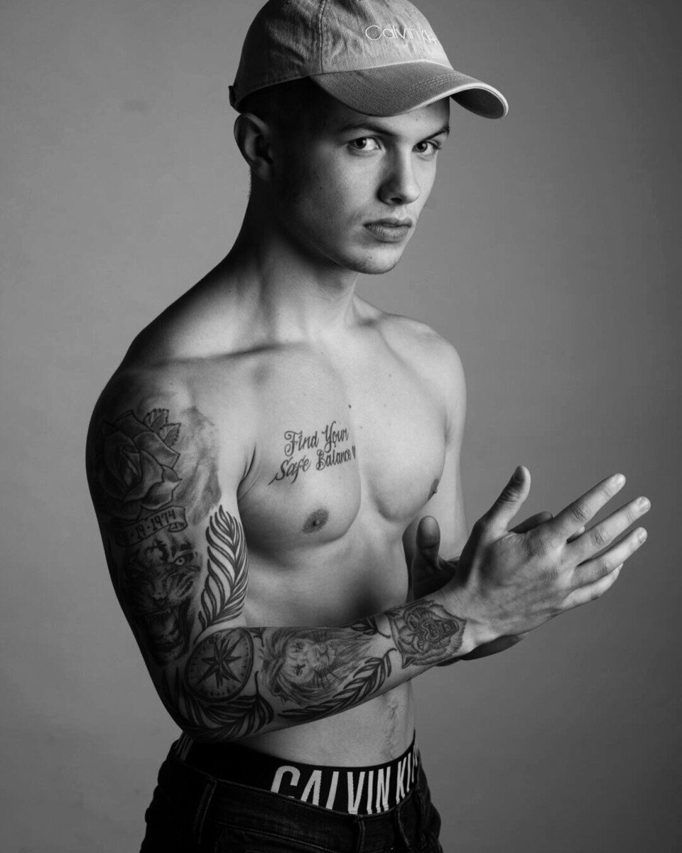 Theentertainer (@the-entertainer), OnlyFans creator