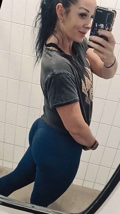 Thenaughtybrunette (@the_naughty_brunette), OnlyFans creator
