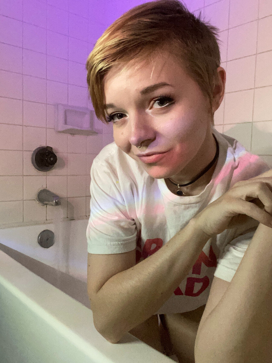Thealexacrush (@thealexacrush), OnlyFans creator