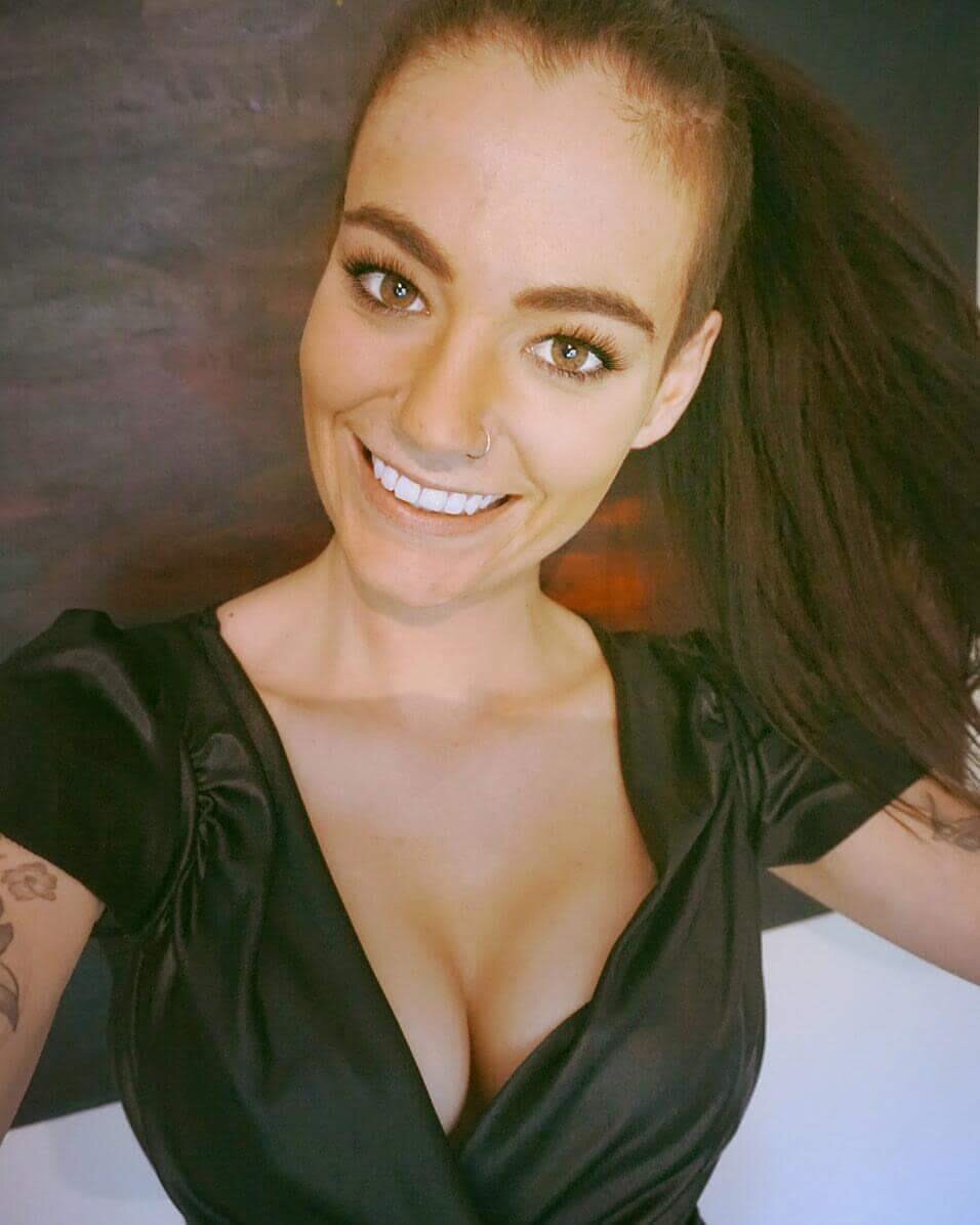 Thebipolarbarbie (@thebipolarbarbie), OnlyFans creator