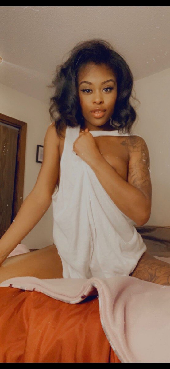 Theblackbarbie (@theblackbarbie_), OnlyFans creator