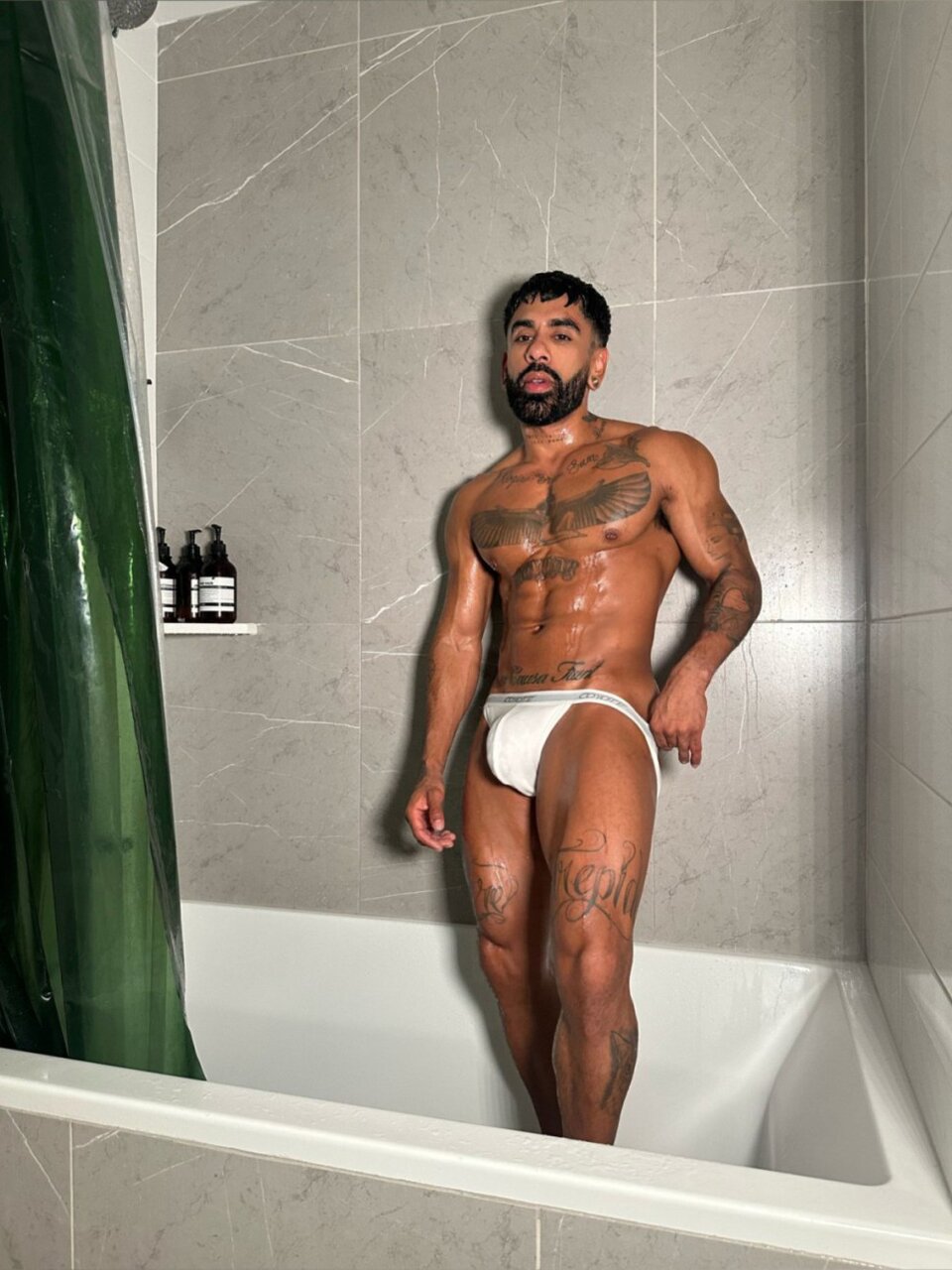 Thebodyodyody (@thebodyodyody), OnlyFans creator