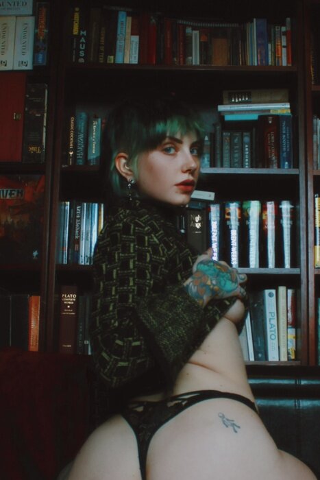 Thedevyngrey (@thedevyngrey), OnlyFans creator