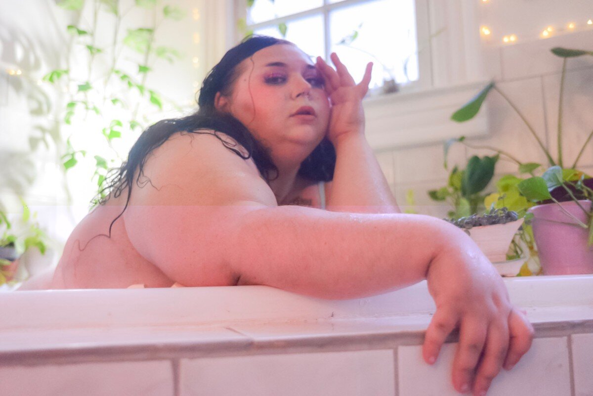 Thefatlovewitch (@thefatlovewitch), OnlyFans creator