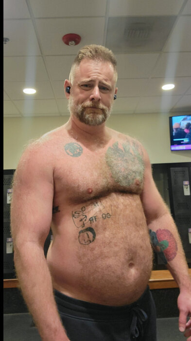 Thehennybear (@thehennybear), OnlyFans creator