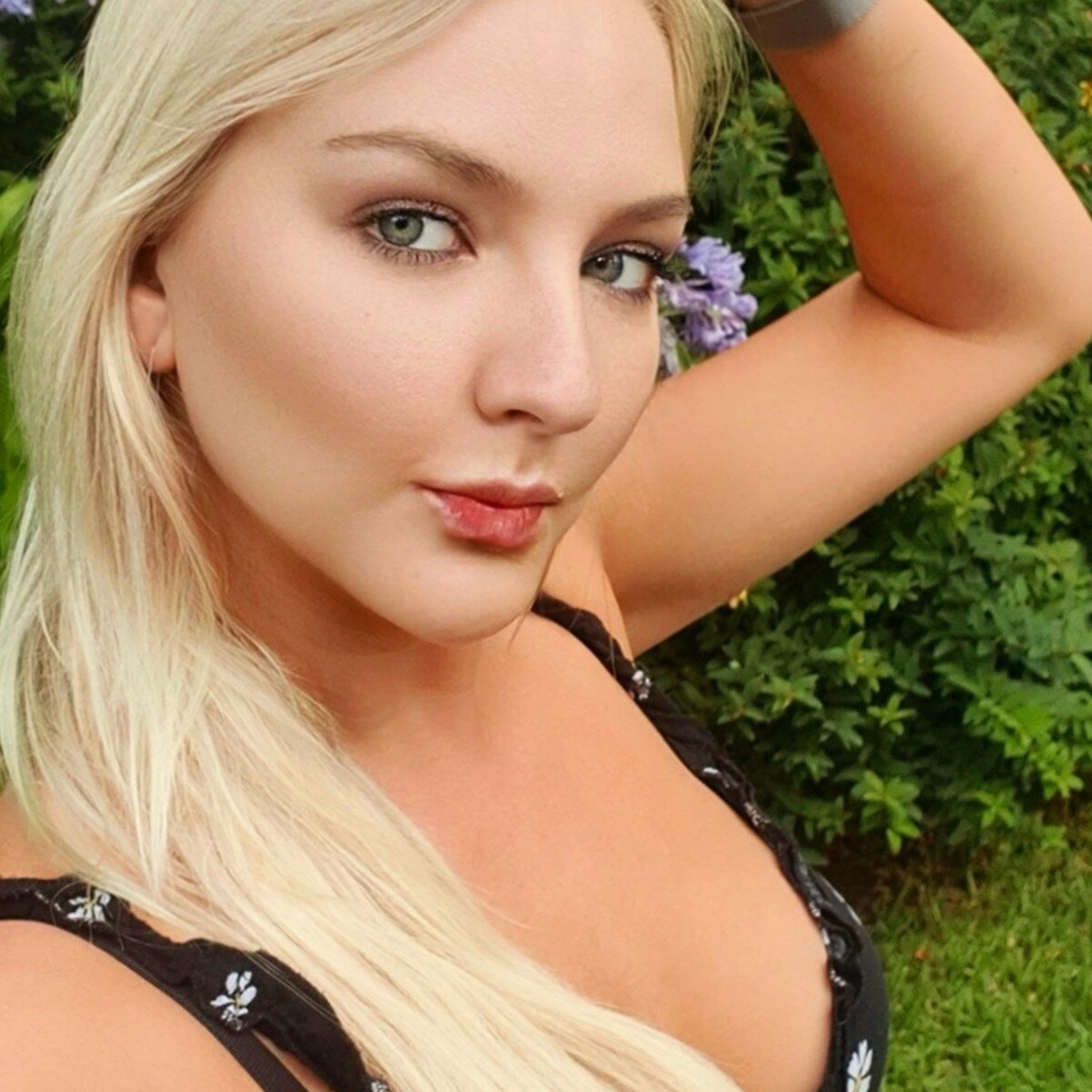 Thehotwifeza (@thehotwifeza), OnlyFans creator