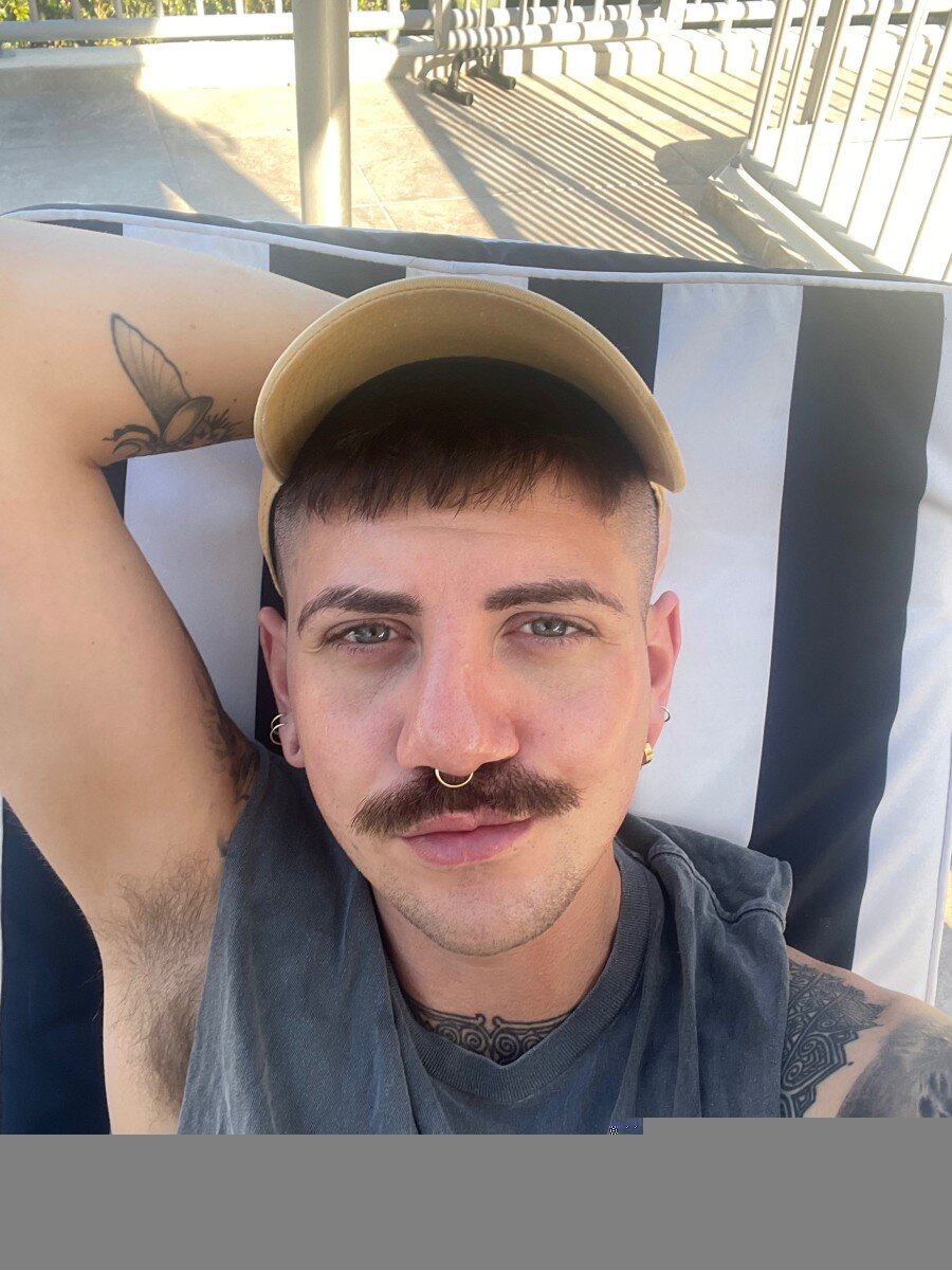 Thenakedbarber (@thenakedbarber), OnlyFans creator
