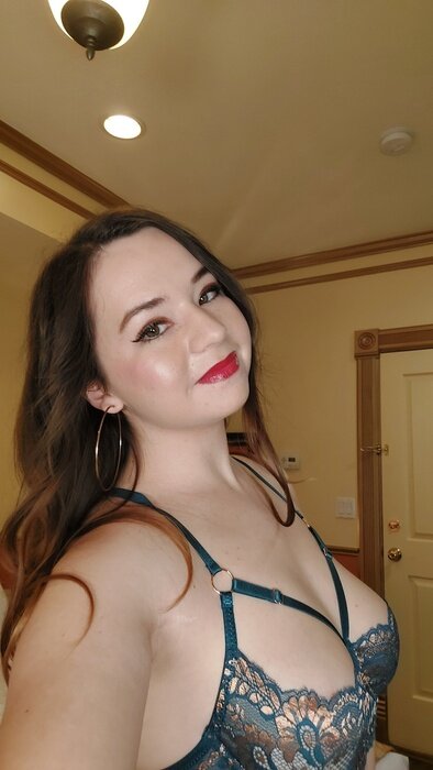 Thenaomifox (@thenaomifox), OnlyFans creator