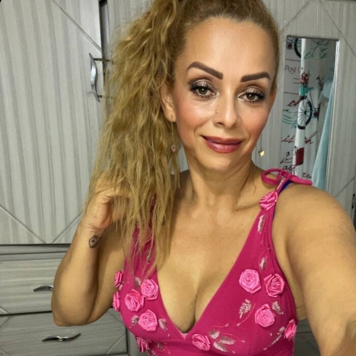 Juana (@theonejuana), OnlyFans creator