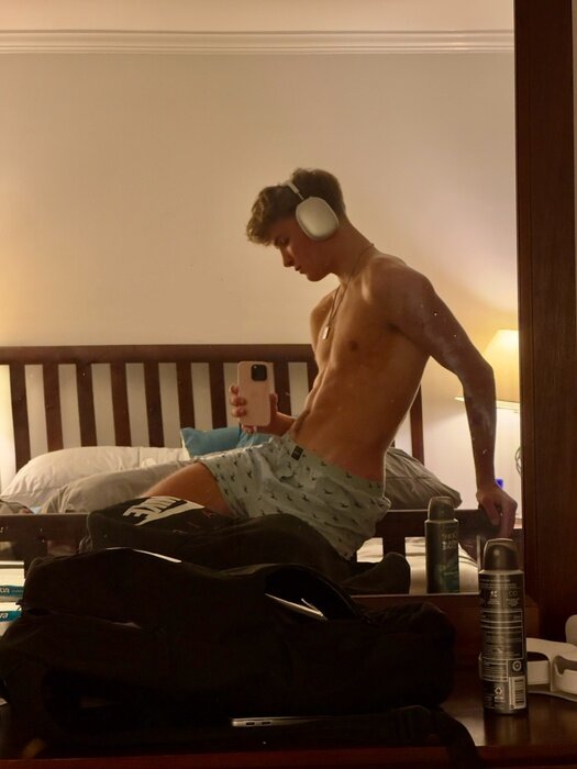 Therealleogates (@therealleogates), OnlyFans creator