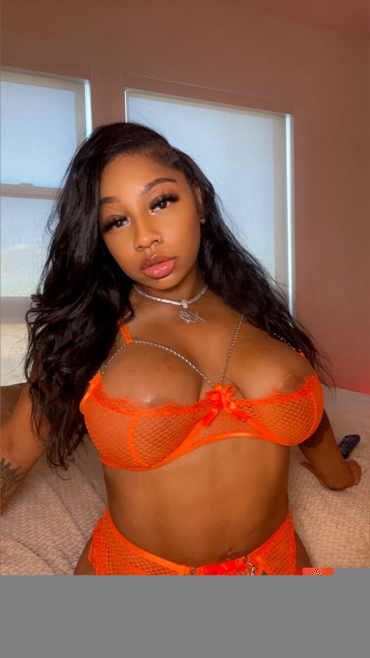 Therealnikkienecole (@therealnikkienecole), OnlyFans creator
