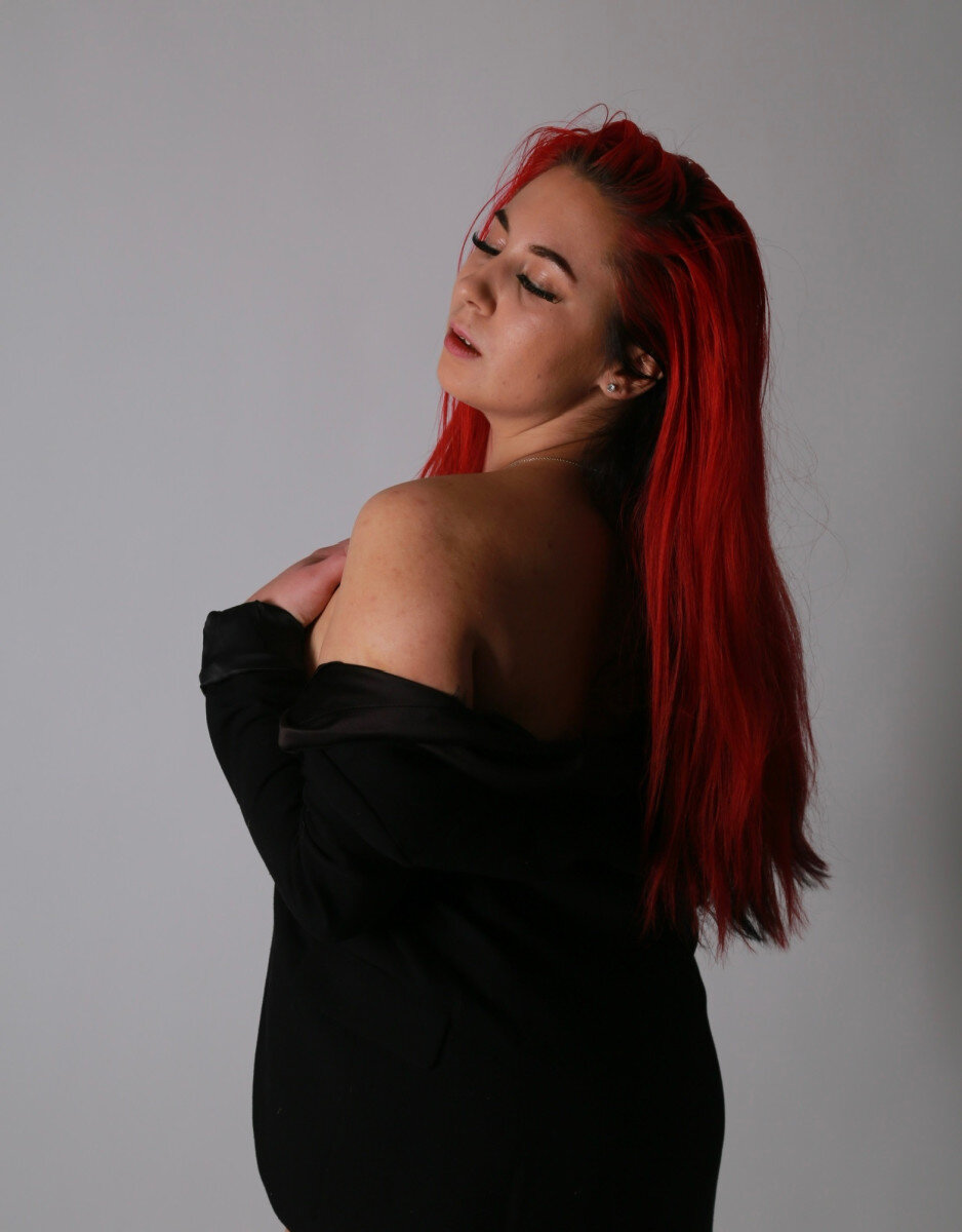 Theredlucyfree (@theredlucyfree), OnlyFans creator