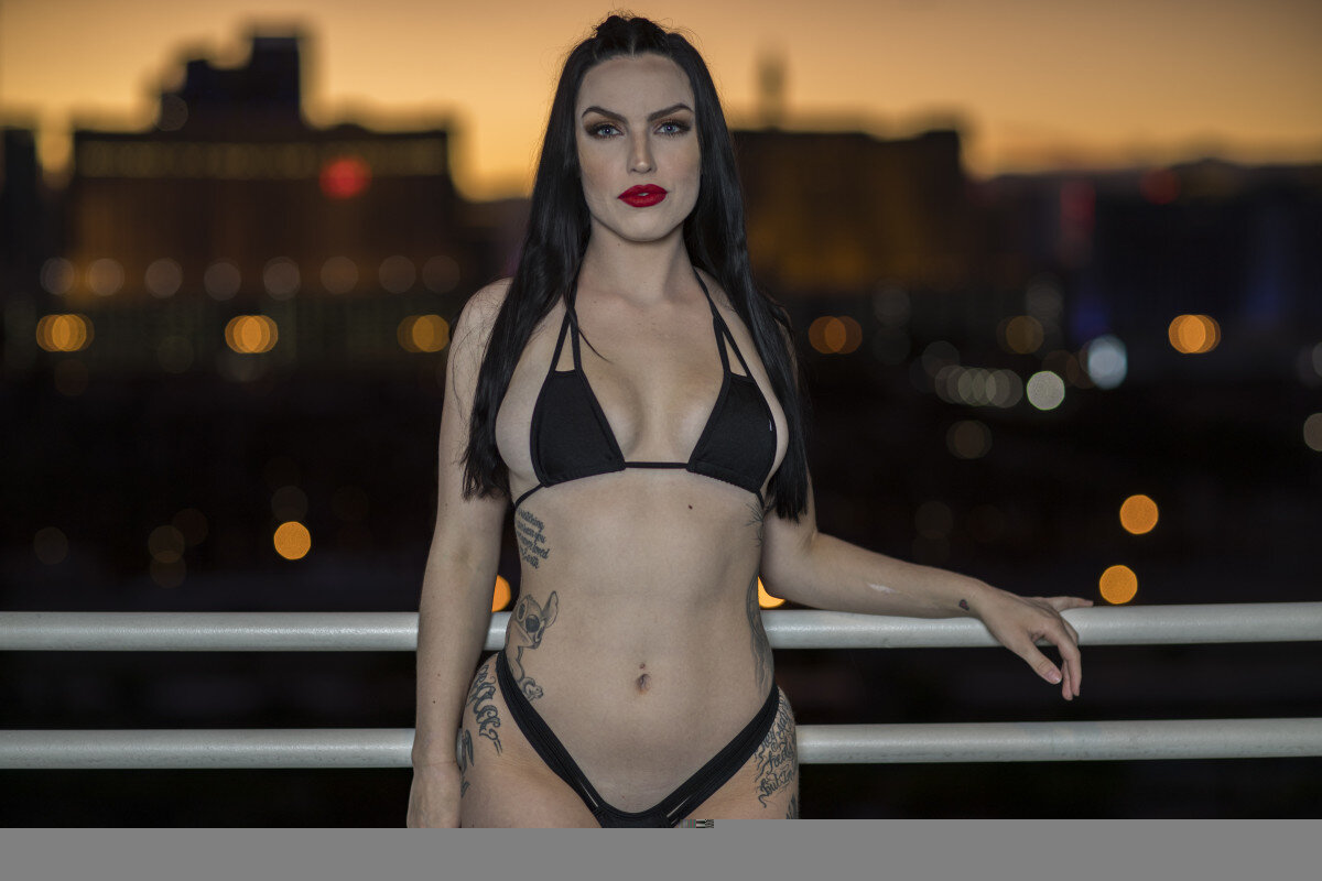 Thereignofraven (@thereignofraven), OnlyFans creator