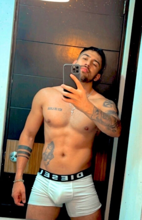 Therobles07 (@therobles07), OnlyFans creator