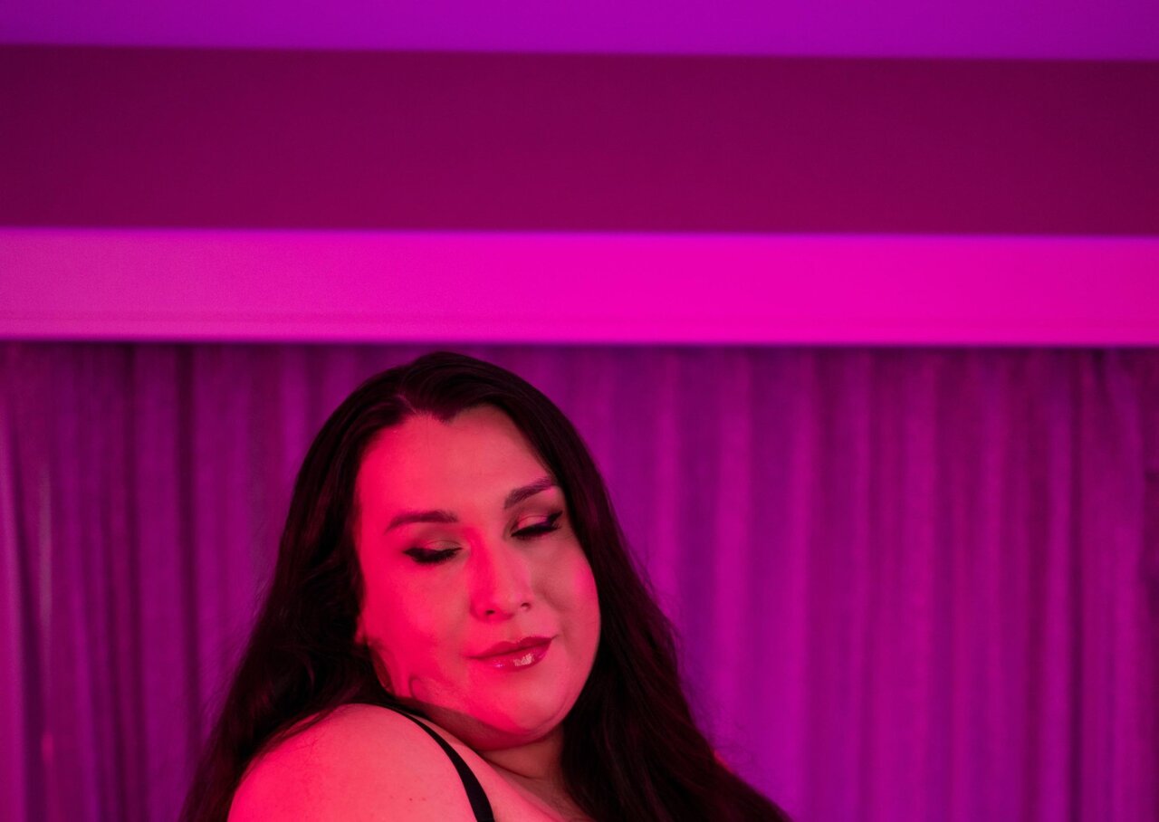 Theshemeatress
